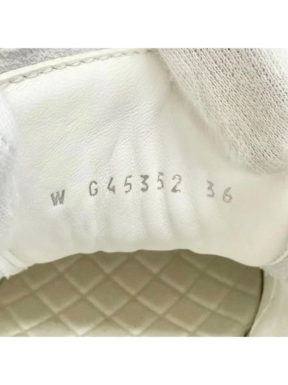 Chanel Canvas Leather CC Logo Bicolor Sneakers Pink White